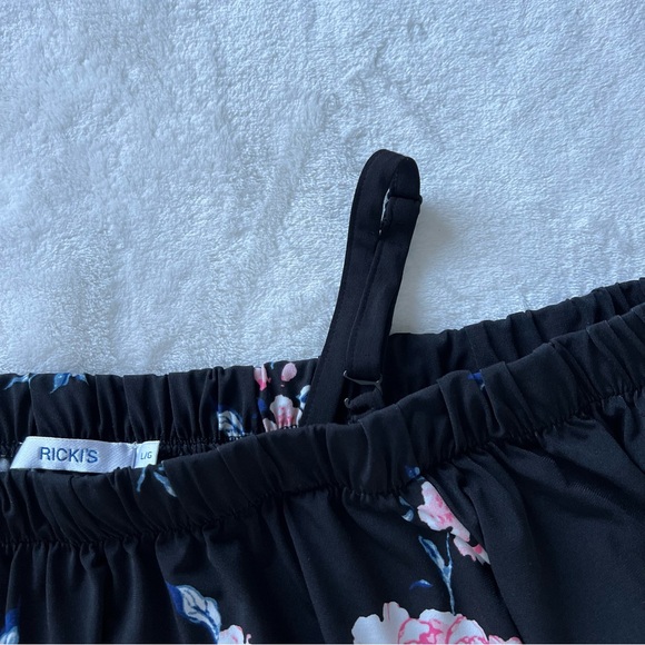 Ricki’s Off the shoulder Floral Top - Picture 5 of 8